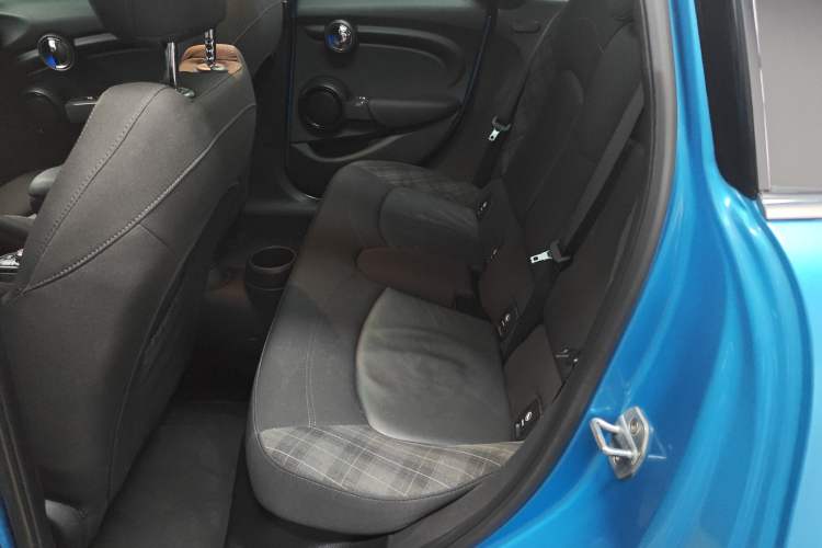 Used MINI 2016 1.5T COOPER Five-Door Edition Interior 4