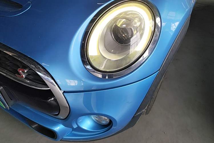 Used MINI 2016 2.0T COOPER S Pioneer Edition Five-Door Model Left Front Headlight