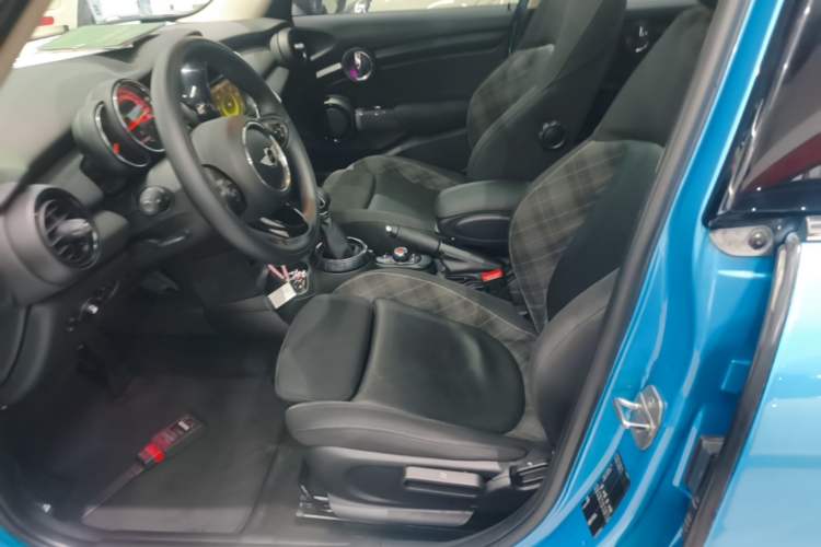 Used MINI 2016 1.5T COOPER Five-Door Edition Left Front Seat