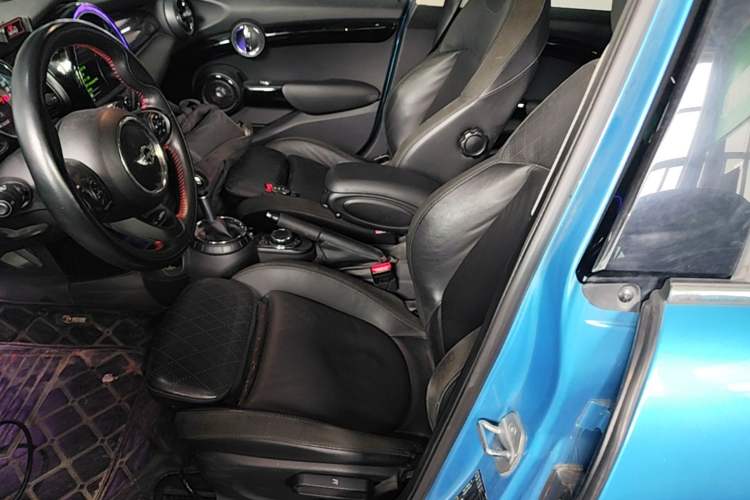 Used MINI 2016 2.0T COOPER S Pioneer Edition Five-Door Model Left Front Seat