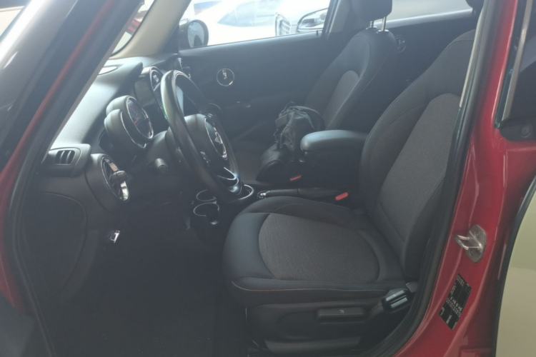 Used MINI 2016 1.2T ONE Pioneer Edition Five-Door Version Left Front Seat