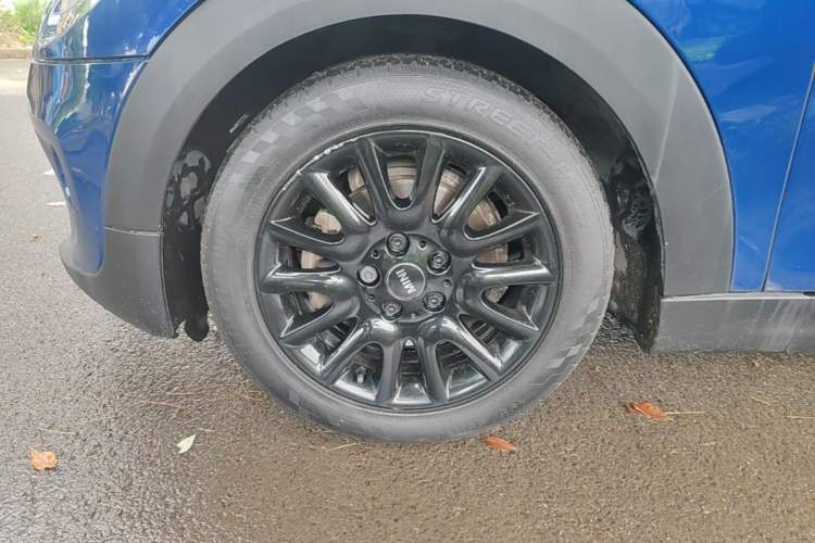 Used MINI 2016 1.5T COOPER Five-Door Edition Left Front Wheel Hub