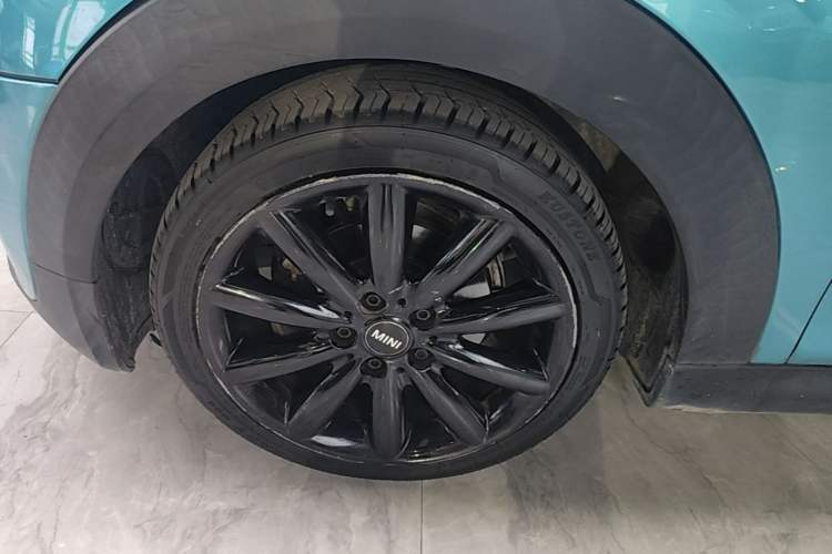 Used MINI 2016 1.5T COOPER CABRIO Left Front Wheel Hub
