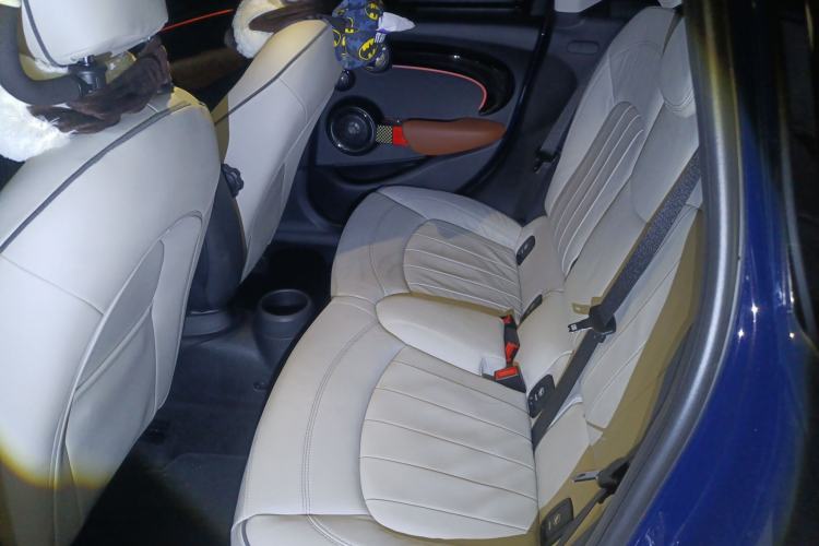 Used MINI 2016 2.0T COOPER S SEVEN Five-Door Edition Left Rear Seat