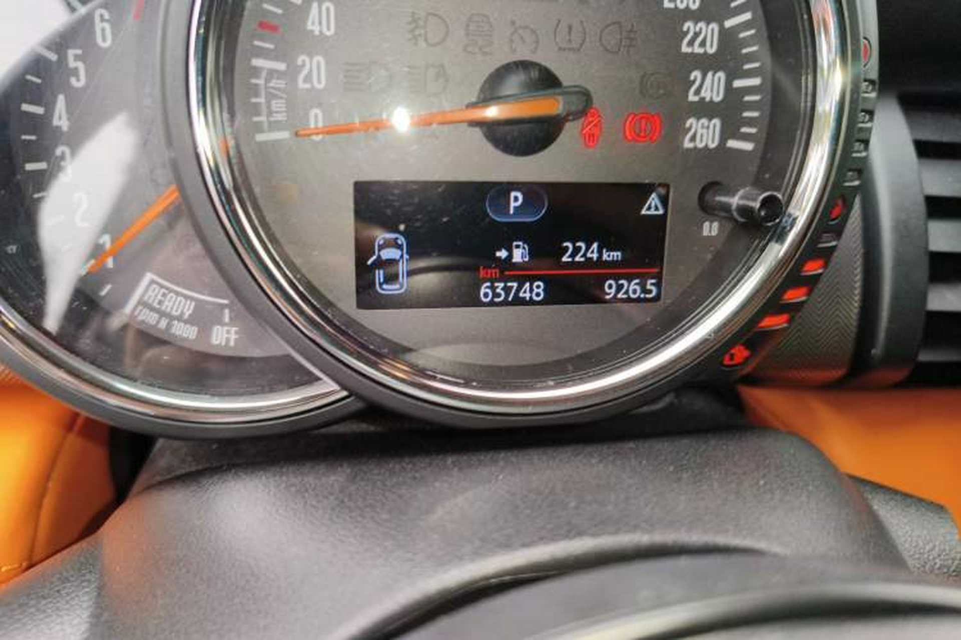 Used MINI 2016 1.5T COOPER Performance Edition Odometer Close Up