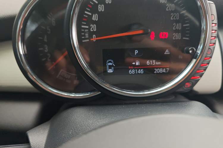 Used MINI 2016 1.5T COOPER Performance Edition Odometer Close Up