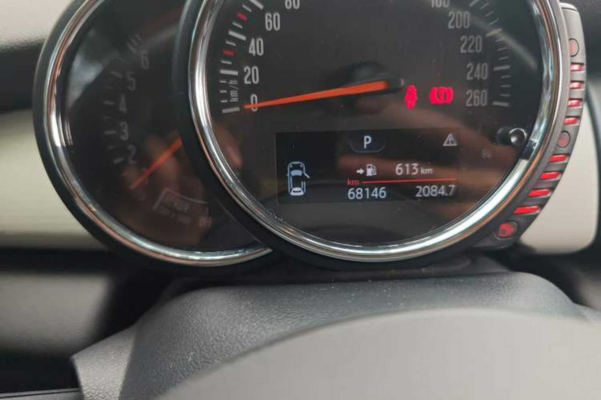Used MINI 2016 1.5T COOPER Performance Edition Odometer Close Up