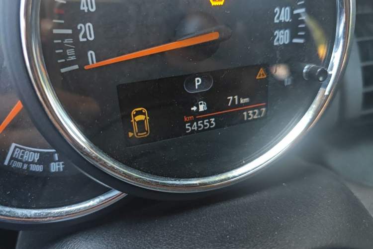 Used MINI 2016 1.2T ONE Five-Door Edition Odometer Close Up