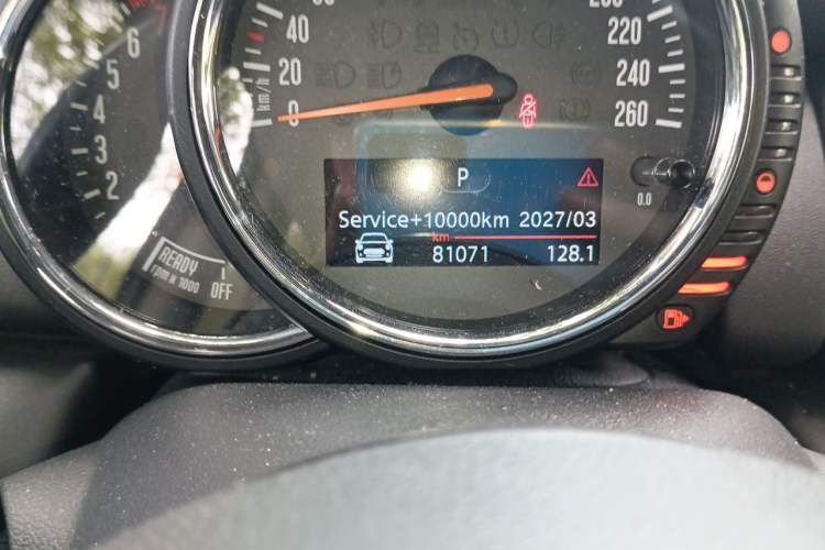 Used MINI 2016 1.2T ONE Pioneer Edition Odometer Close Up
