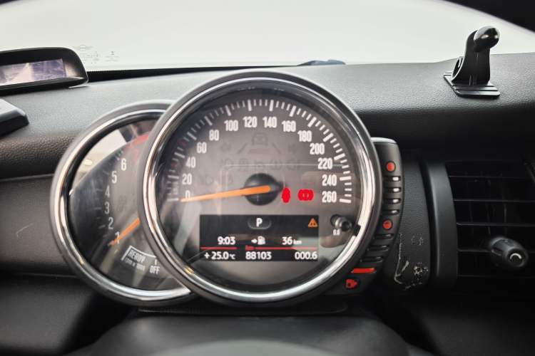 Used MINI 2016 1.2T ONE Five-Door Edition Odometer Close Up