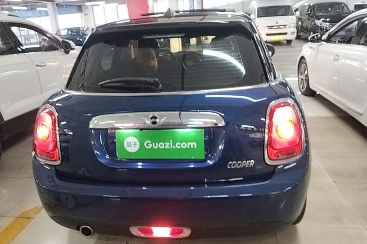 Used MINI 2016 1.5T COOPER Five-Door Edition Rear