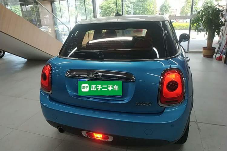 Used MINI 2016 1.5T COOPER Five-Door Edition Rear