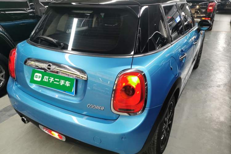 Used MINI 2016 1.5T COOPER Five-Door Edition Rear Right 45 Deg