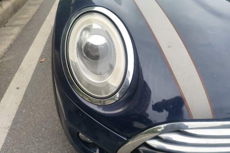 Used MINI 2016 1.5T COOPER SEVEN Five-Door Edition Right Front Headlight