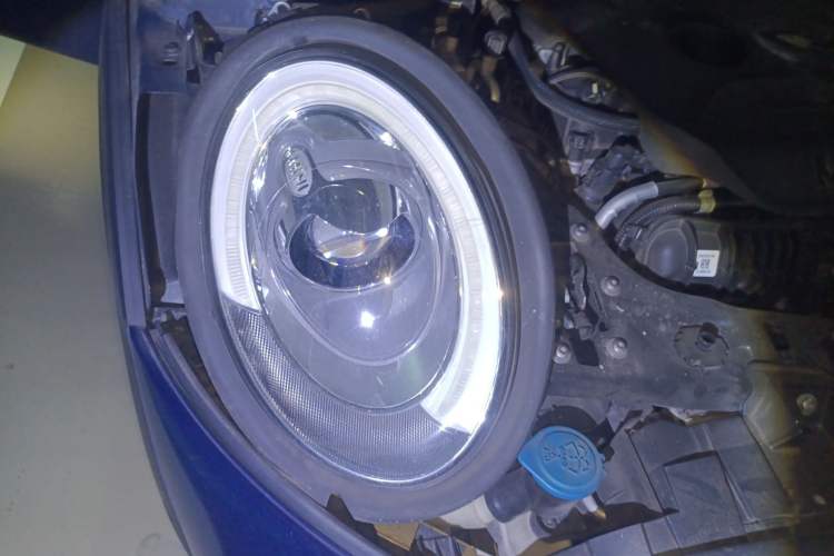 Used MINI 2016 2.0T COOPER S SEVEN Five-Door Edition Right Front Headlight