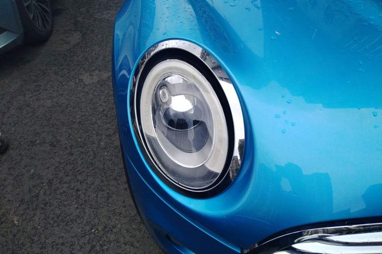 Used MINI 2016 1.5T COOPER Avant-Garde Right Front Headlight