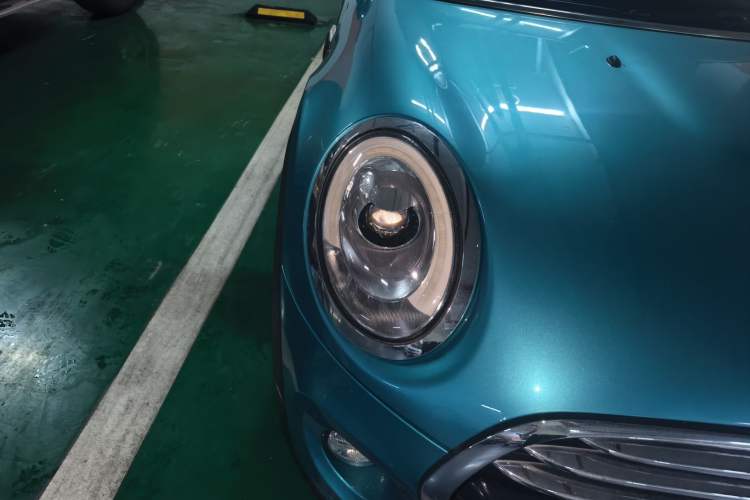 Used MINI 2016 1.5T COOPER CABRIO Right Front Headlight