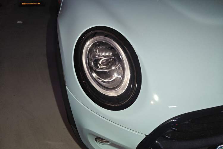 Used MINI 2016 1.5T COOPER Right Front Headlight
