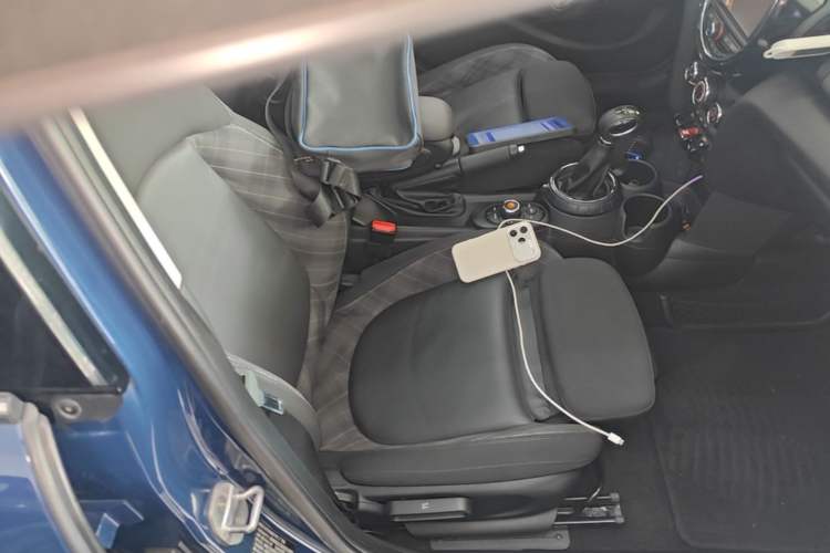 Used MINI 2016 1.5T COOPER Five-Door Edition Right Front Seat
