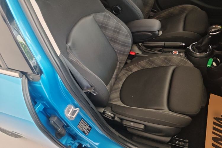 Used MINI 2016 1.5T COOPER Five-Door Edition Right Front Seat