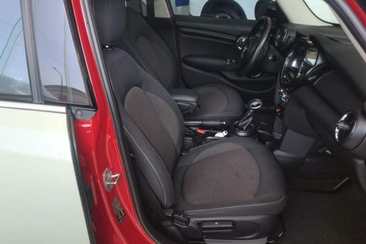 Used MINI 2016 1.2T ONE Pioneer Edition Five-Door Version Right Front Seat