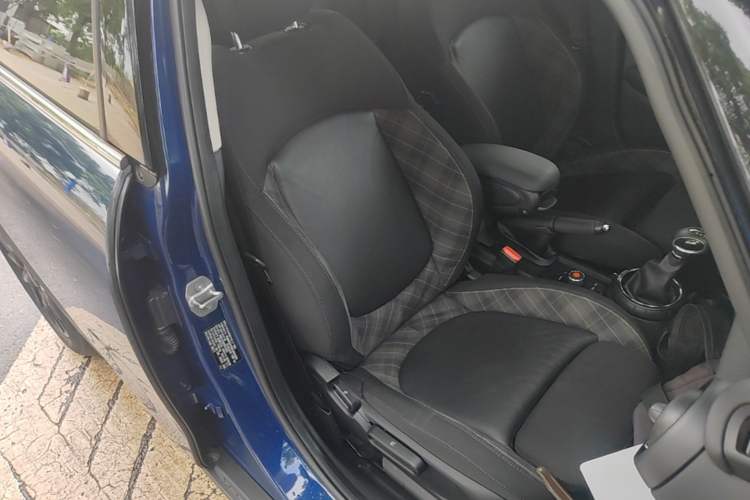 Used MINI 2016 1.5T COOPER Five-Door Edition Right Front Seat