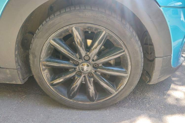 Used MINI 2016 1.5T COOPER Avant-Garde Right Front Wheel Hub