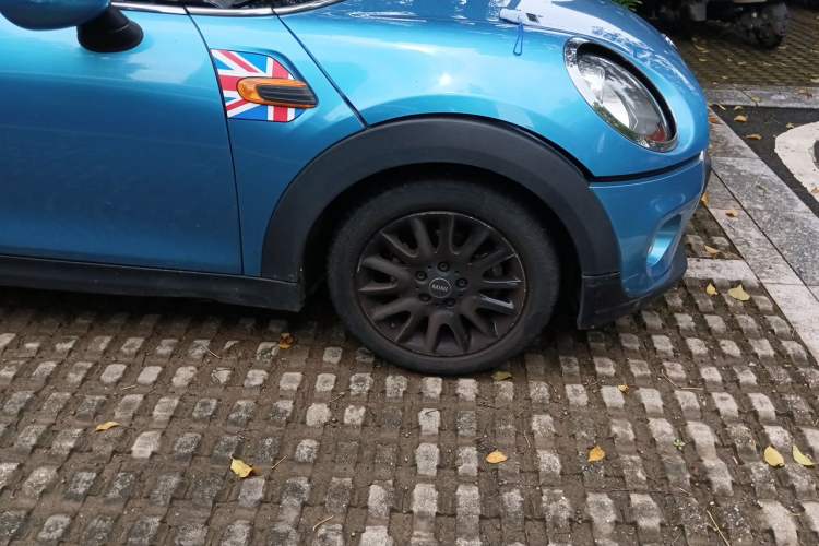 Used MINI 2016 1.2T ONE Pioneer Edition Right Front Wheel Hub