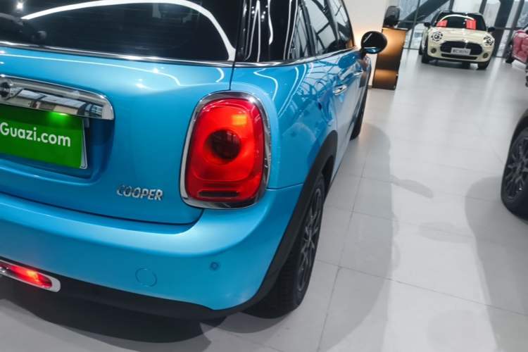 Used MINI 2016 1.5T COOPER Five-Door Edition Right Rear Taillight