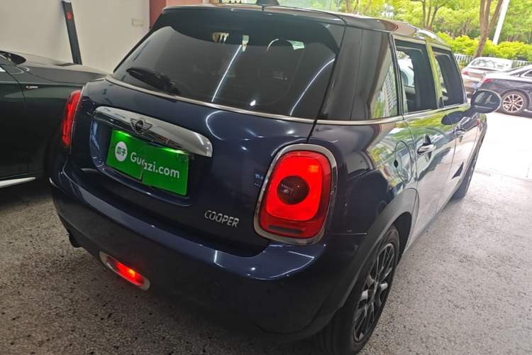 Used MINI 2016 1.5T COOPER Five-Door Edition Right Rear Taillight