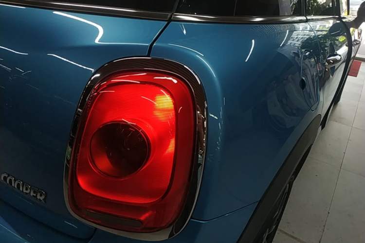 Used MINI 2016 1.5T COOPER Five-Door Edition Right Rear Taillight