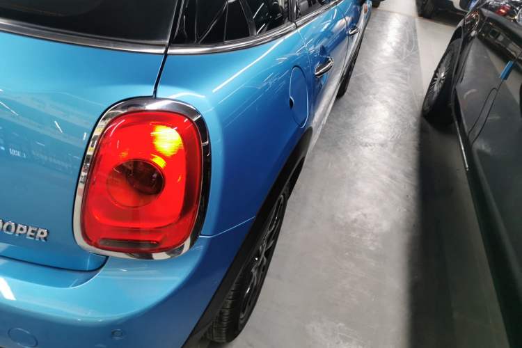 Used MINI 2016 1.5T COOPER Five-Door Edition Right Rear Taillight