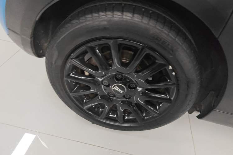 Used MINI 2016 1.5T COOPER Five-Door Edition Right Rear Wheel Hub