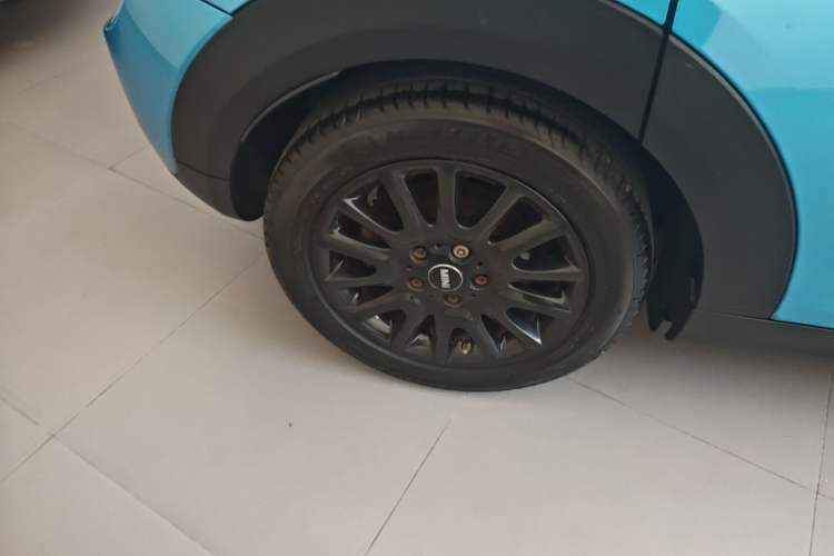 Used MINI 2016 1.5T COOPER Five-Door Edition Right Rear Wheel Hub