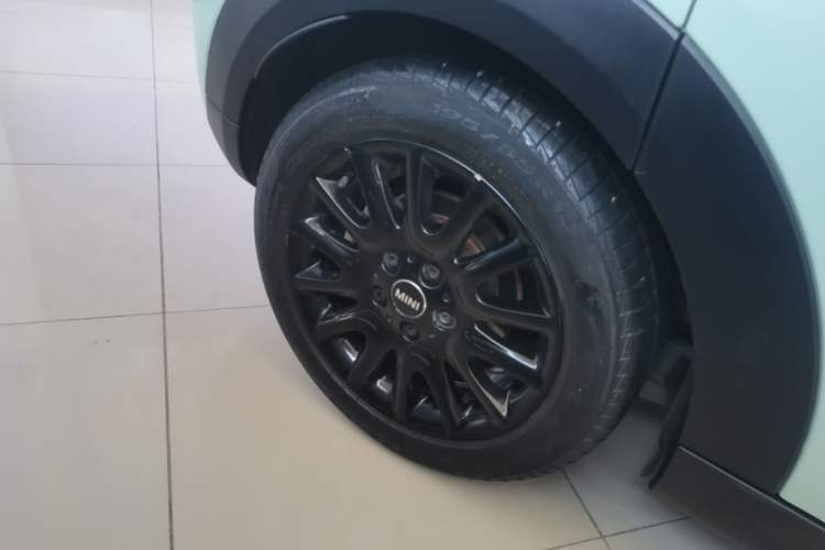 Used MINI 2016 1.2T ONE Pioneer Edition Five-Door Version Right Rear Wheel Hub