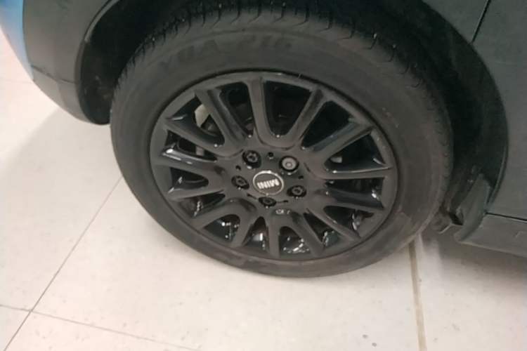 Used MINI 2016 1.5T COOPER Five-Door Edition Right Rear Wheel Hub
