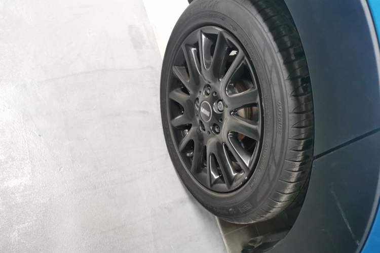 Used MINI 2016 1.5T COOPER Five-Door Edition Right Rear Wheel Hub
