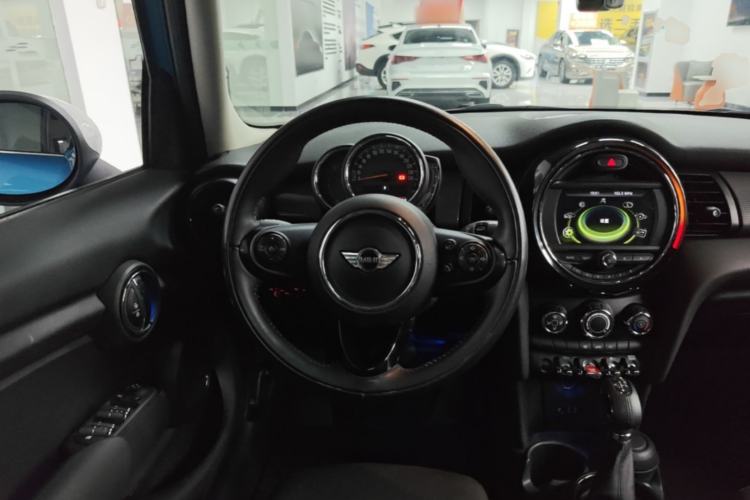 Used MINI 2016 1.5T COOPER Five-Door Edition Steering Wheel
