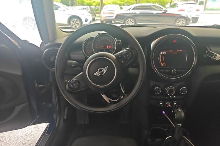 Used MINI 2016 1.5T COOPER Five-Door Edition Steering Wheel