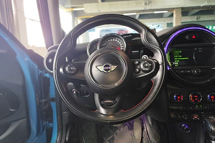 Used MINI 2016 2.0T COOPER S Pioneer Edition Five-Door Model Steering Wheel