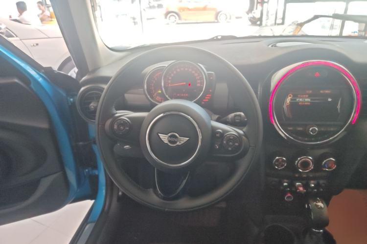 Used MINI 2016 1.5T COOPER Five-Door Edition Steering Wheel