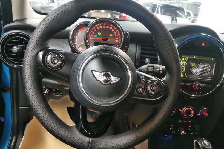 Used MINI 2016 1.5T COOPER Five-Door Edition Steering Wheel