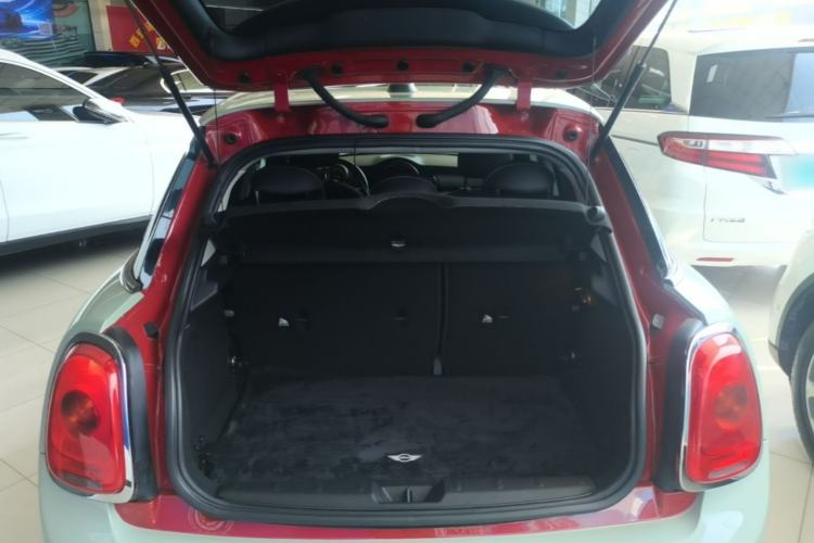Used MINI 2016 1.2T ONE Pioneer Edition Five-Door Version Trunk