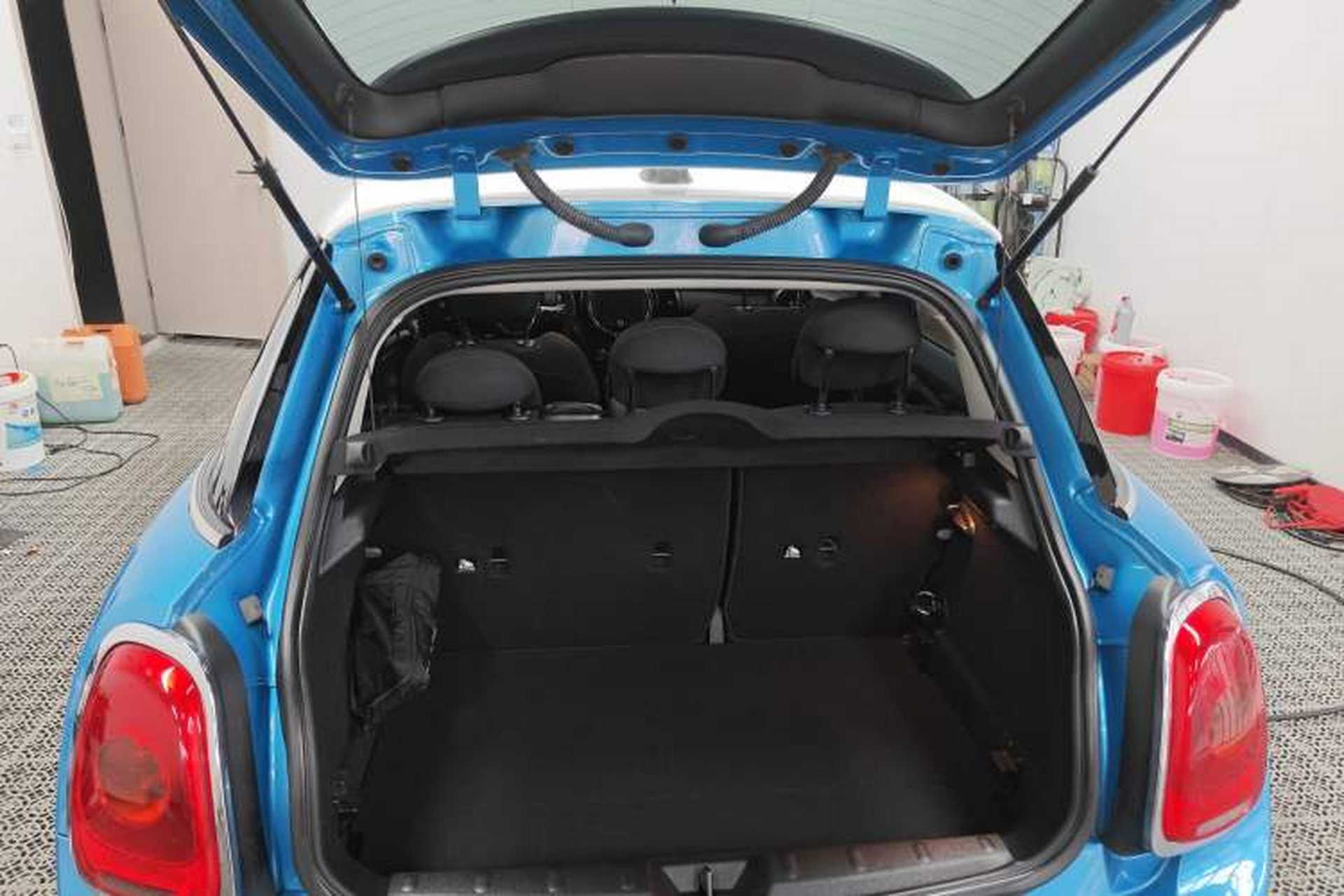 Used MINI 2016 1.5T COOPER Five-Door Edition Trunk