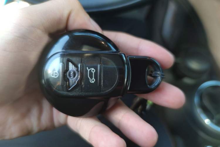 Used MINI 2016 1.2T ONE Pioneer Edition Five-Door Version Vehicle Key