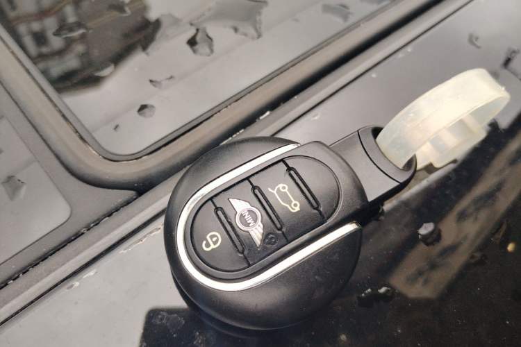 Used MINI 2016 1.5T COOPER Avant-Garde Vehicle Key