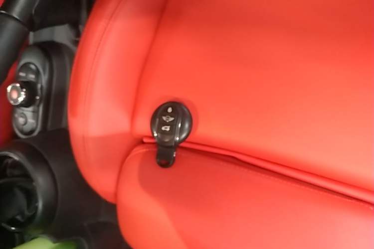 Used MINI 2016 1.5T COOPER Five-Door Edition Vehicle Key