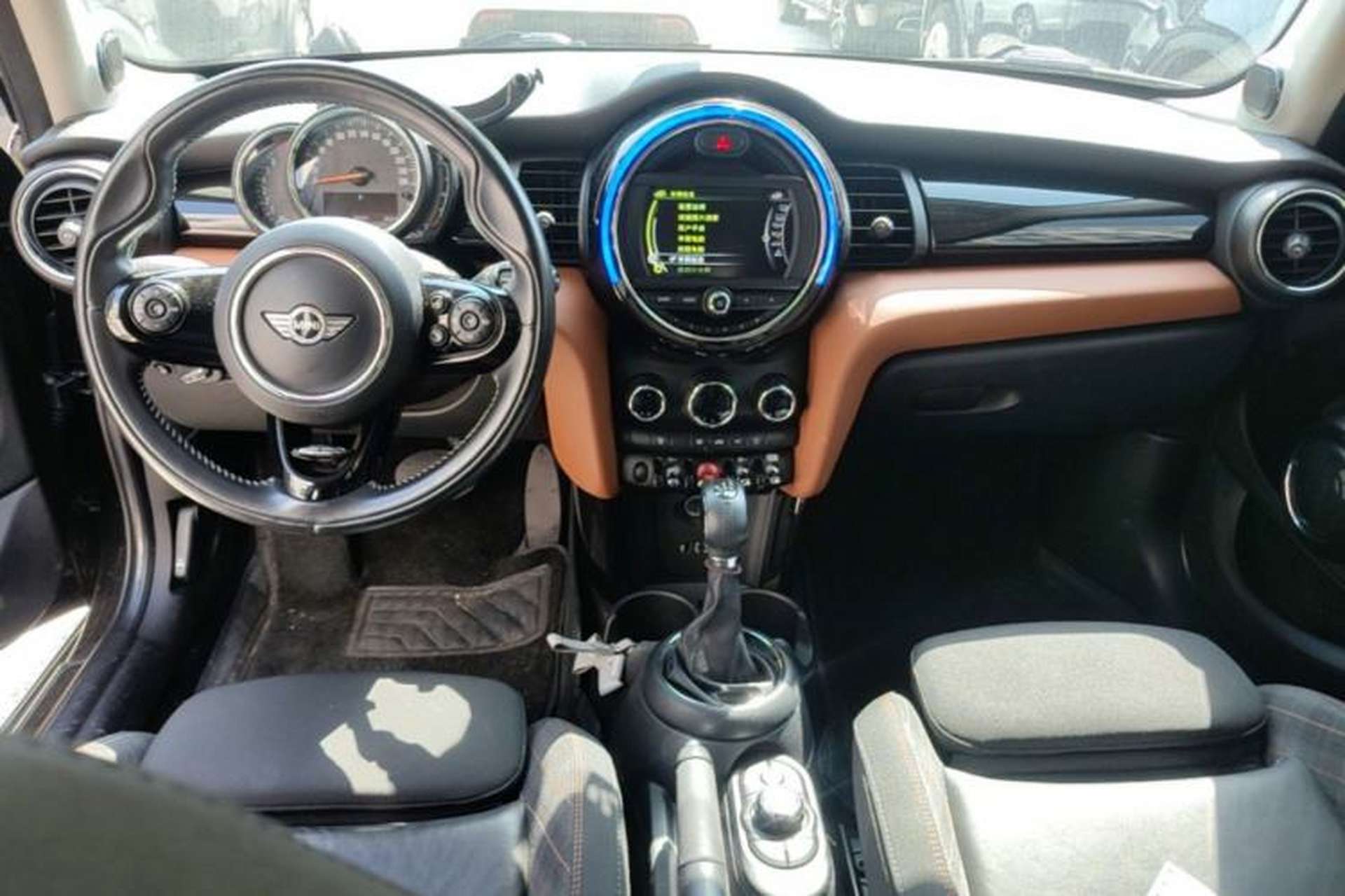 Used MINI 2016 1.5T COOPER SEVEN Five-Door Edition Center Console