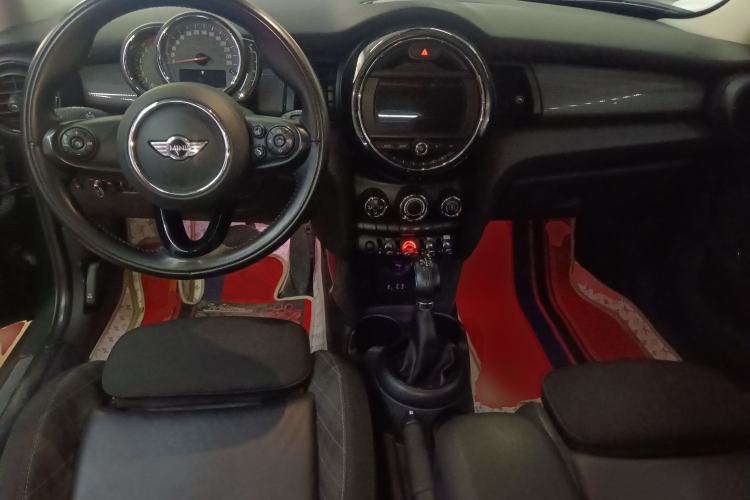Used MINI 2016 1.5T COOPER Five-Door Edition Center Console
