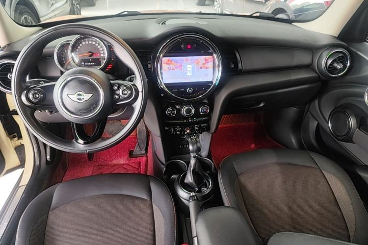 Used MINI 2016 1.2T ONE Pioneer Edition Five-Door Version Center Console